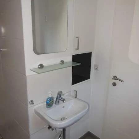 Ferienwohnung Unner Deck aber schick Stralsund Exterior foto