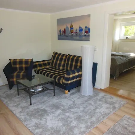 Ferienwohnung Unner Deck aber schick Stralsund Exterior foto